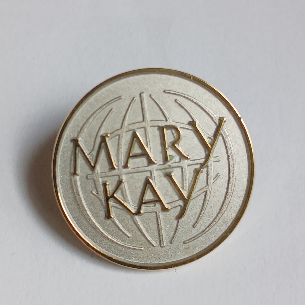 Mary Kay Cosmetics Globe Promo Pin Gold And Silver